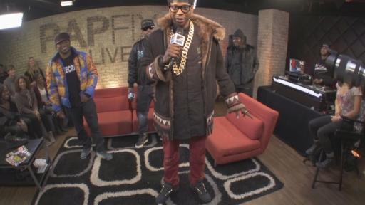 Cap 1 Freestyles With 2 Mics And 2 Chainz Ad-Libs On ‘RapFixLive’